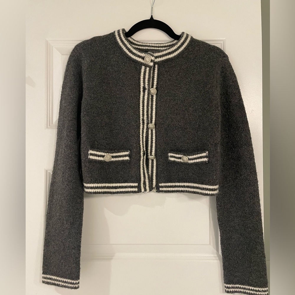 American Eagle Outfitters Whoa So Soft Crew Neck Lady Cardigan, gray/white, XS - Picture 9 of 9